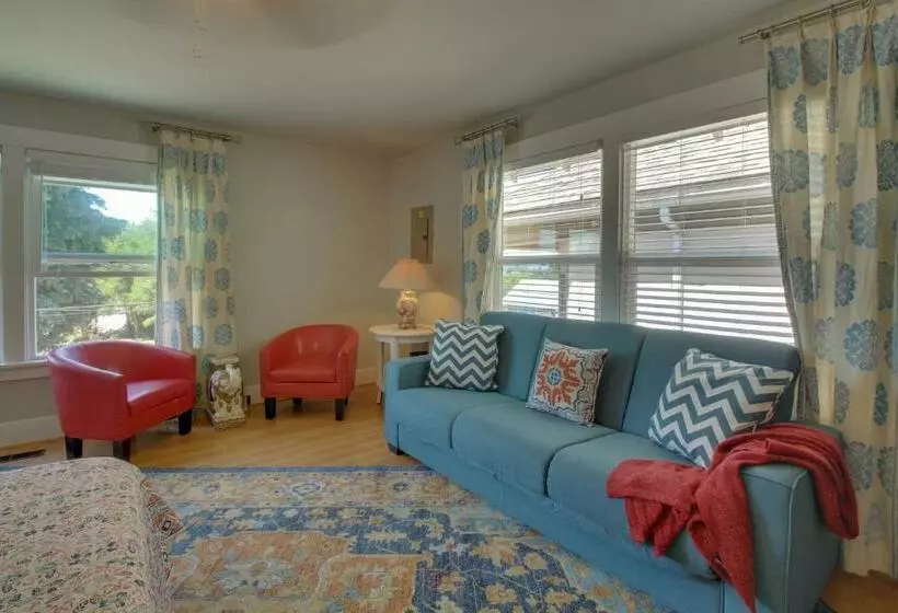 ホテル West Bremerton Cozy Home