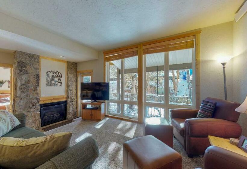 호텔 Wine Down In Granby