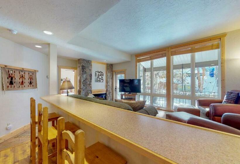 호텔 Wine Down In Granby