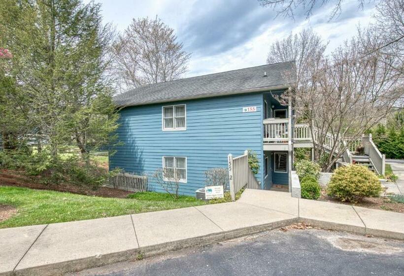 Отель Beehive Condo