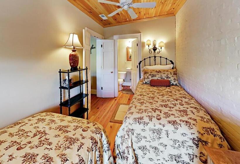 فندق North Star Manor