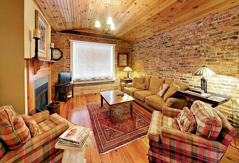 فندق North Star Manor