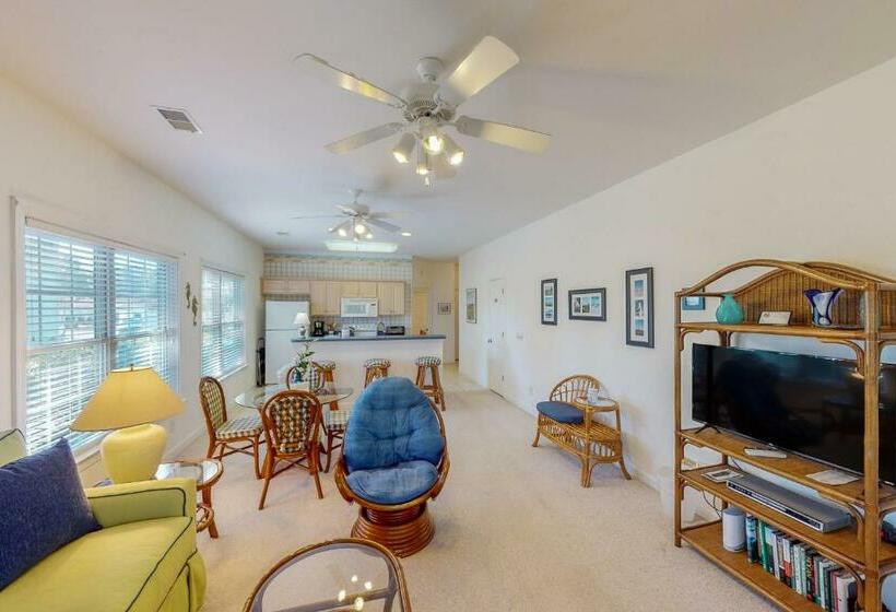 Hotel Avian Nest #3606