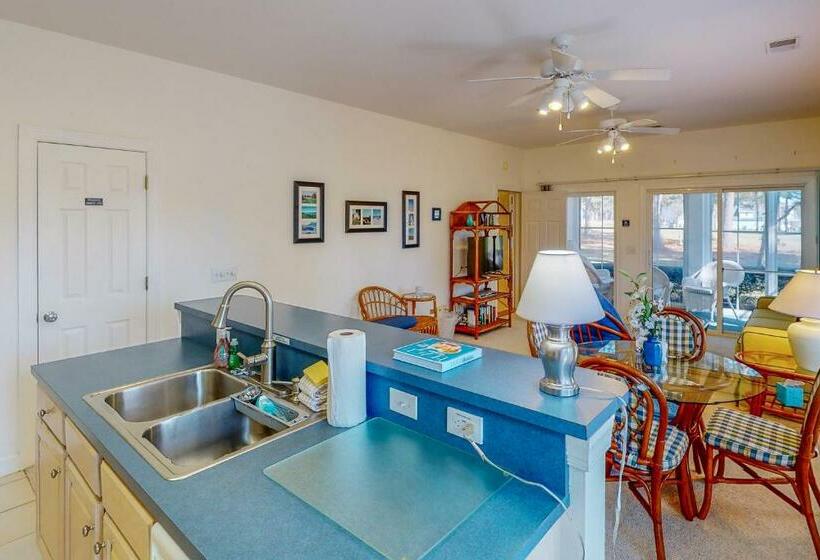 Hotel Avian Nest #3606