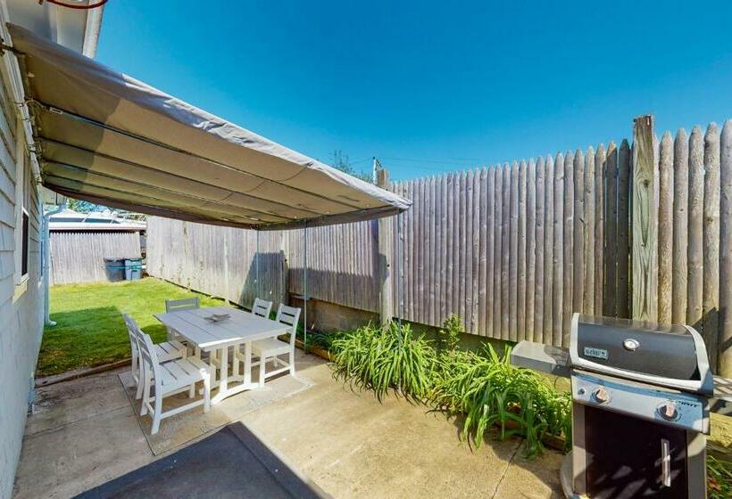 בית מלון כפרי Downtown Beach Cottage