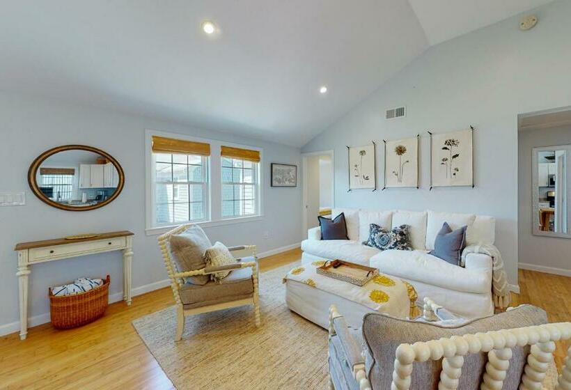 בית מלון כפרי Downtown Beach Cottage