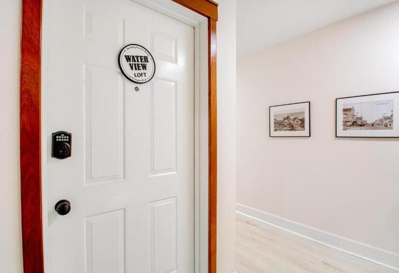 酒店 Port Angeles Water View Loft