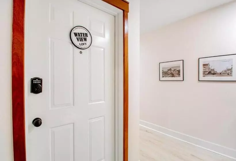 Hotelli Port Angeles Water View Loft