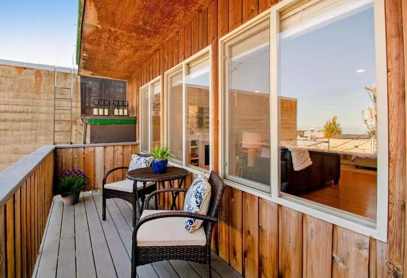 Hotelli Port Angeles Water View Loft