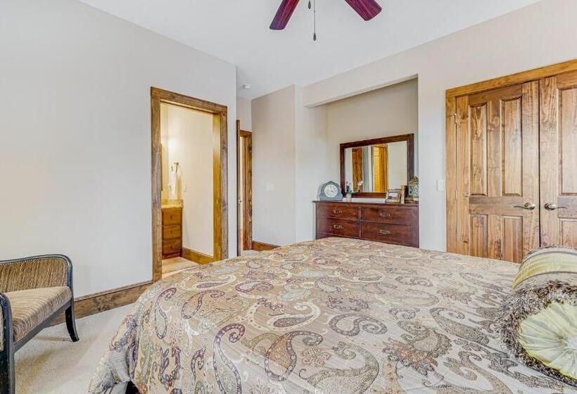 فندق Red Tail Summit