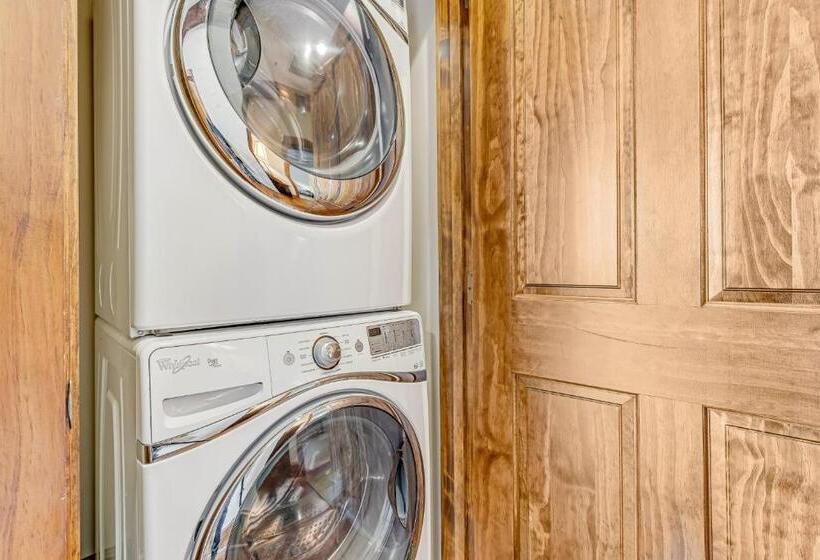 فندق Red Tail Summit