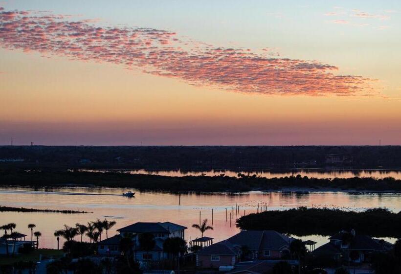 Отель Shores Club 105 Shores Club Retreat