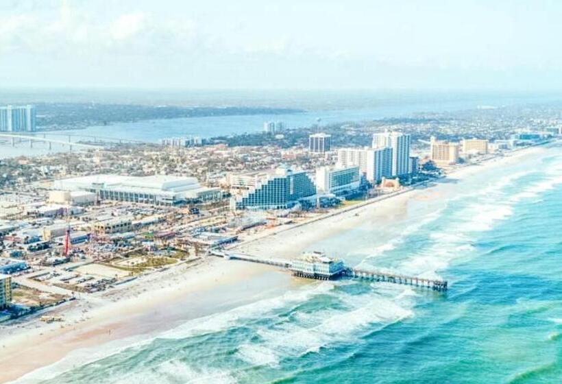 Отель Shores Club 105 Shores Club Retreat