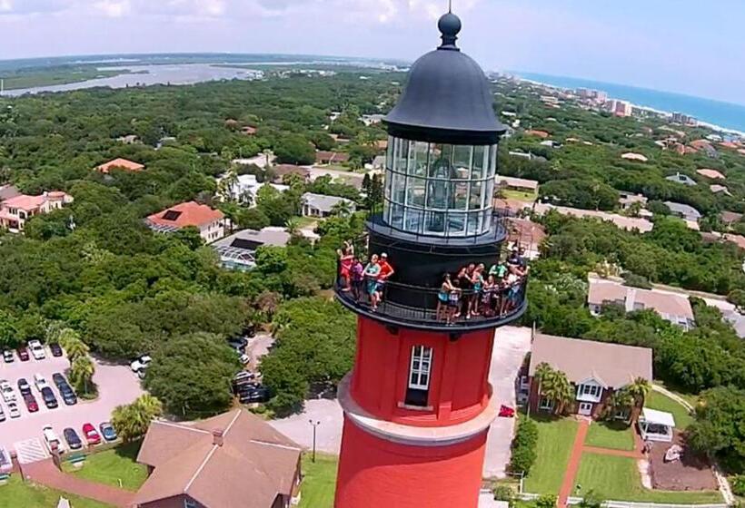 Отель Shores Club 105 Shores Club Retreat