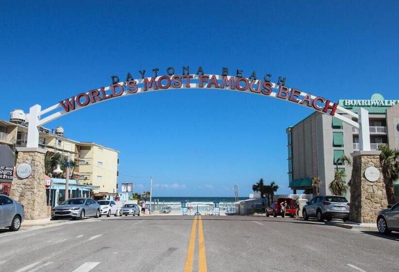 Отель Shores Club 105 Shores Club Retreat