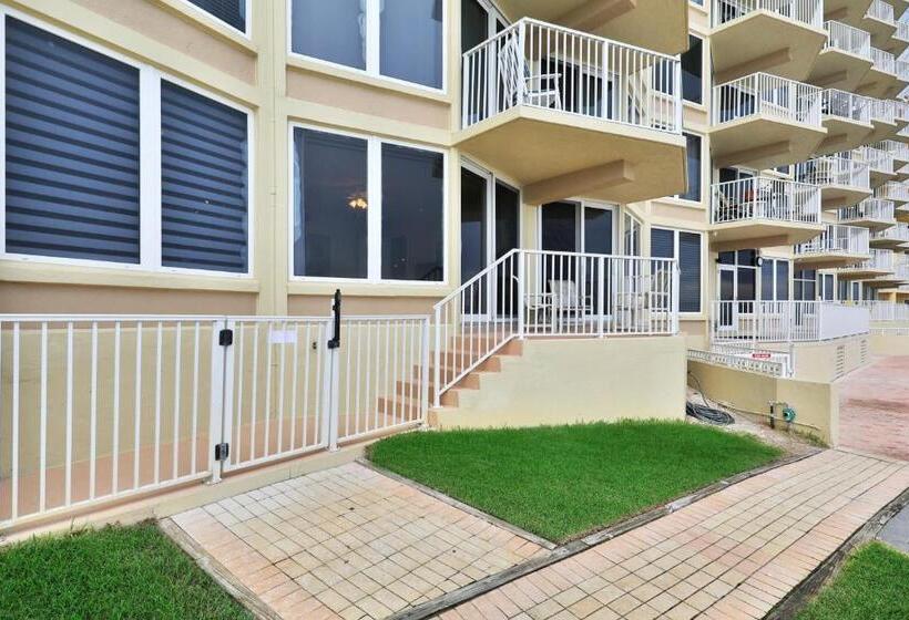 Отель Shores Club 105 Shores Club Retreat