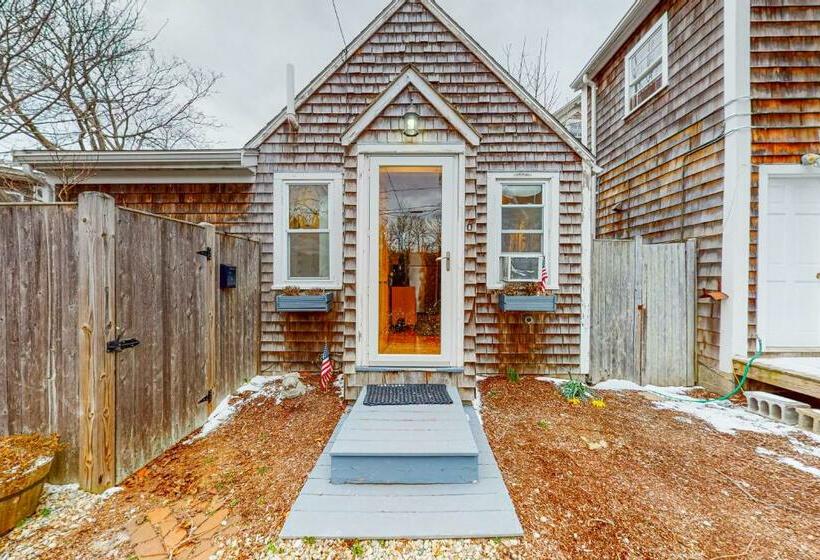 בית מלון כפרי The Hot Tub House