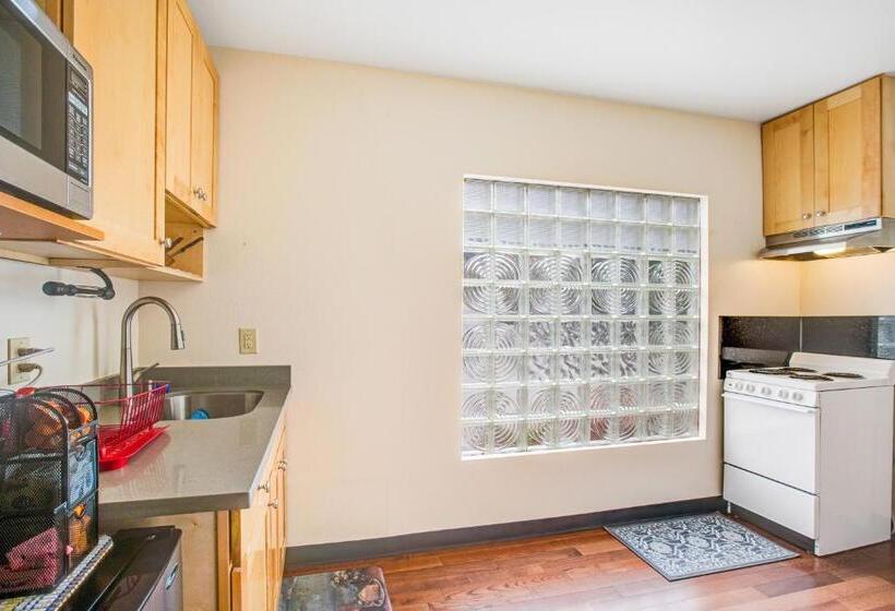 هتل Beacon Hill Hideaway