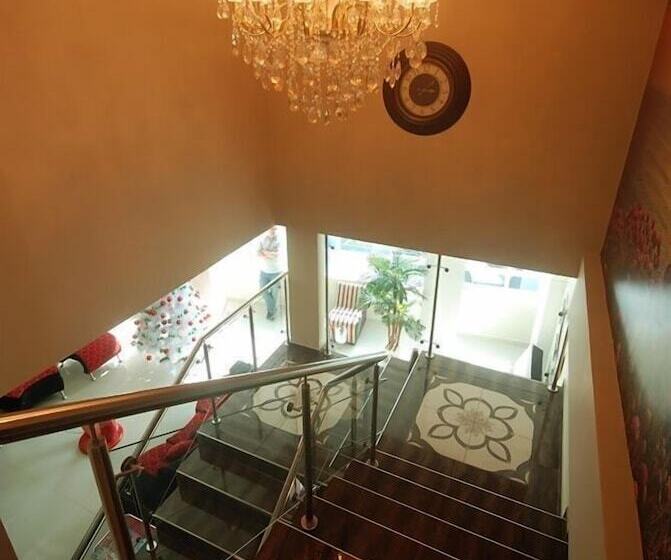 هتل Plaza Barranca