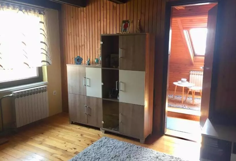 پانسیون Villa Irena