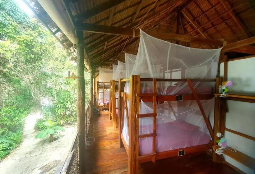 Lomakeskus Kamaku Bungalows