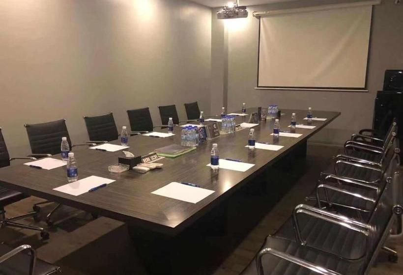 בית מלון כפרי Wm & Casino