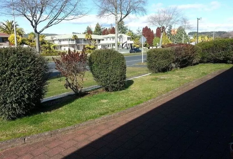 Hotel Ace Motor Lodge