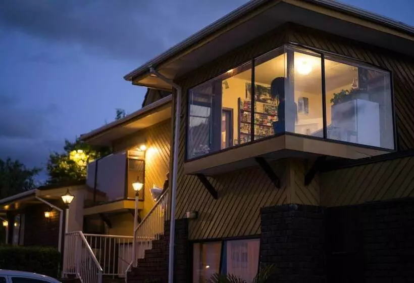 Hotel Ace Motor Lodge