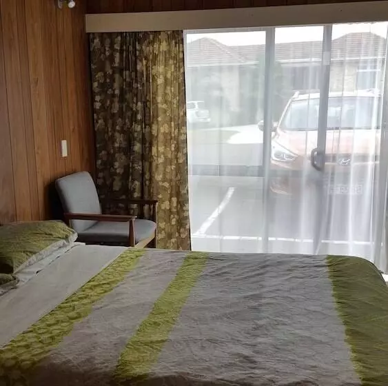 Hotel Ace Motor Lodge