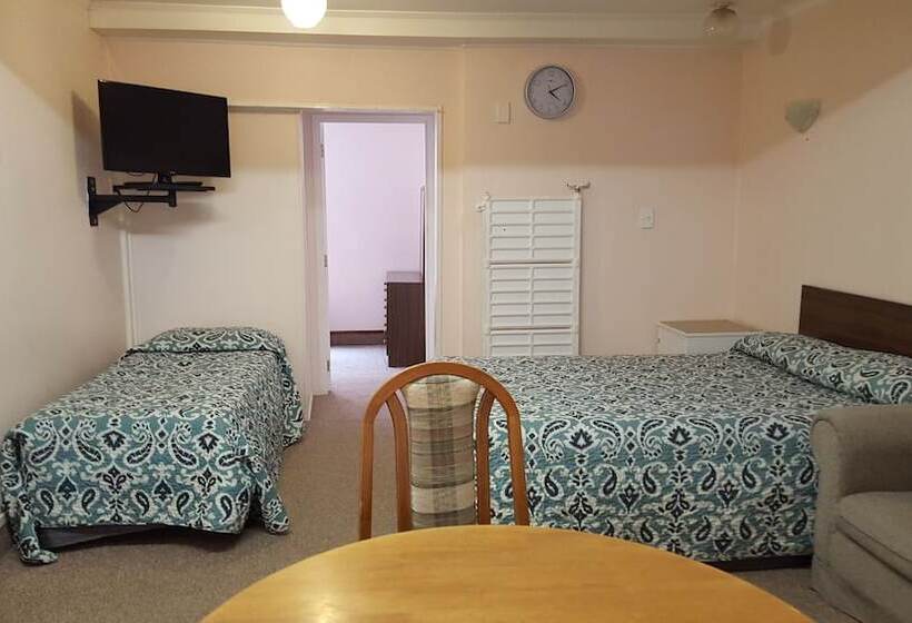 Hotel Ace Motor Lodge