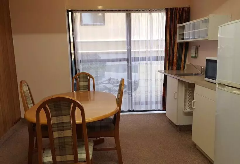 Hotel Ace Motor Lodge