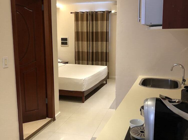 هتل Curacao Suites