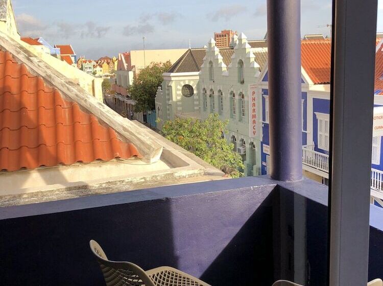 هتل Curacao Suites