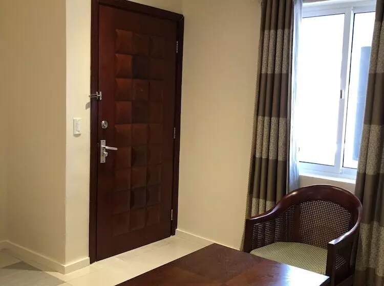 هتل Curacao Suites