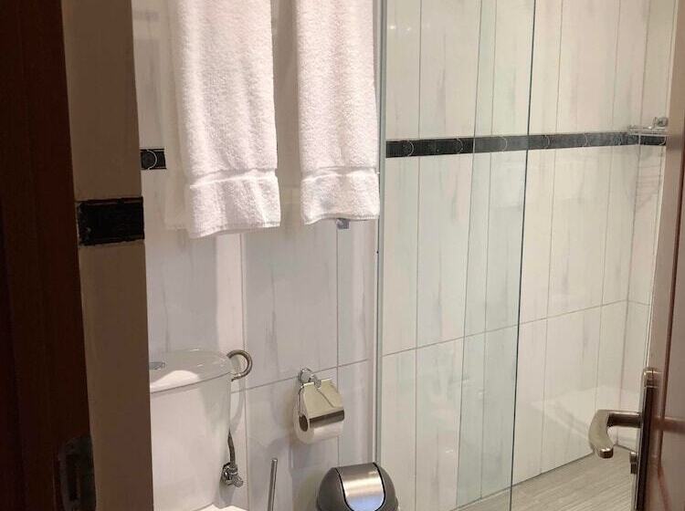 هتل Curacao Suites