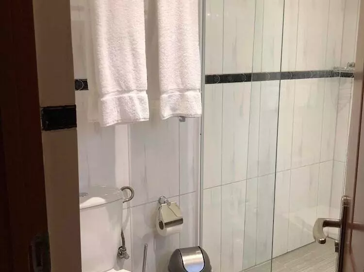 هتل Curacao Suites