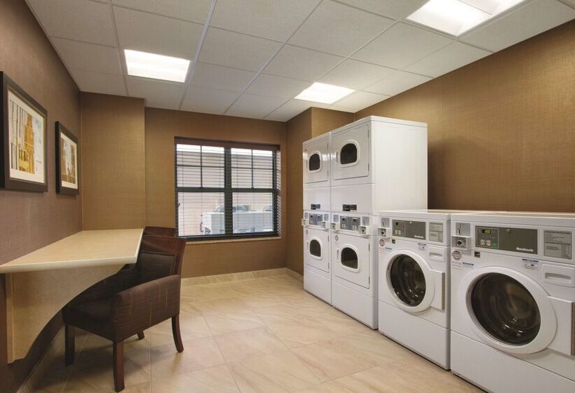 בית מלון כפרי Hilton Garden Inn Oklahoma City Bricktown