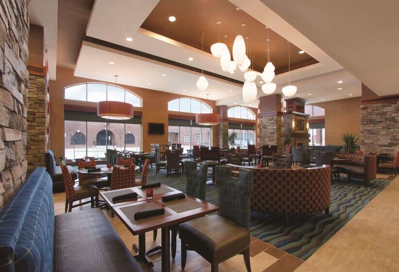 בית מלון כפרי Hilton Garden Inn Oklahoma City Bricktown