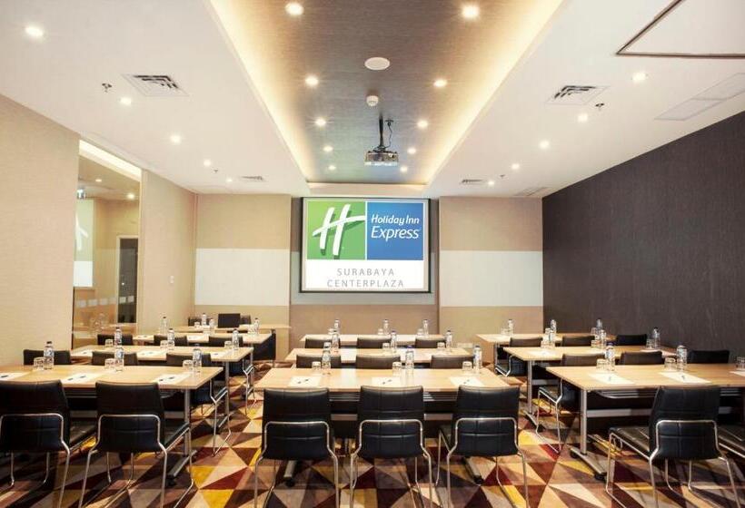 בית מלון כפרי Holiday Inn Express Surabaya Centerpoint, An Ihg
