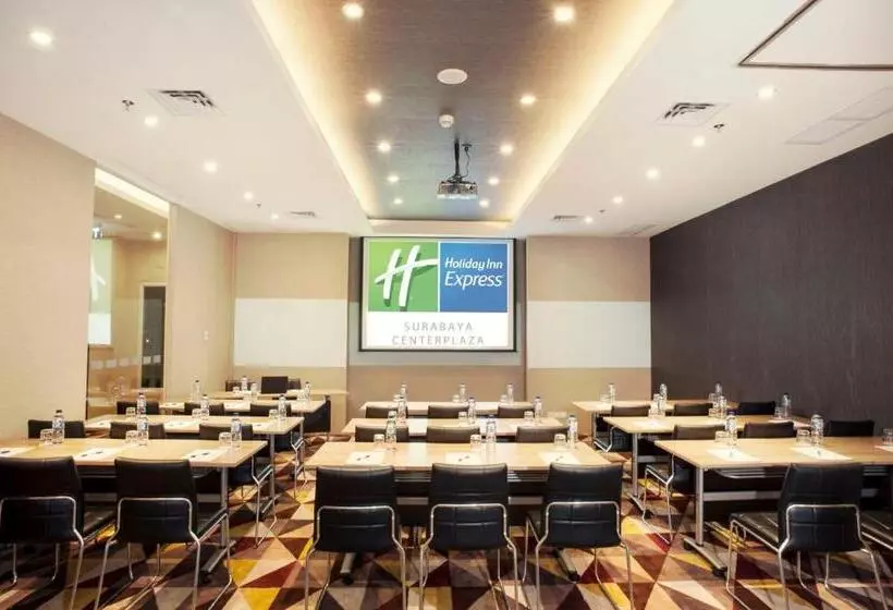 Szálloda Holiday Inn Express Surabaya Centerpoint, An Ihg
