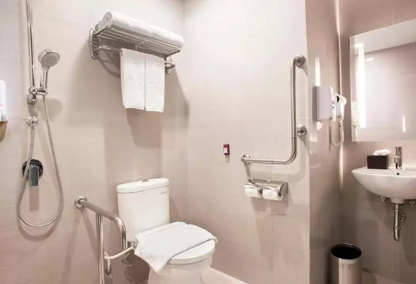 Szálloda Holiday Inn Express Surabaya Centerpoint, An Ihg