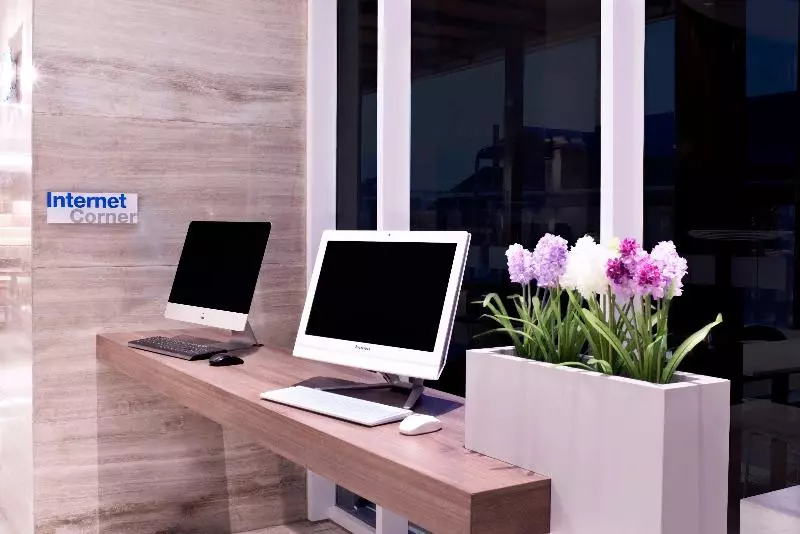 Szálloda Holiday Inn Express Surabaya Centerpoint, An Ihg