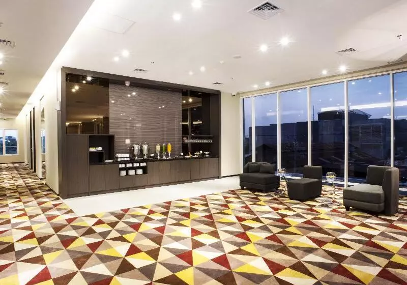 Szálloda Holiday Inn Express Surabaya Centerpoint, An Ihg