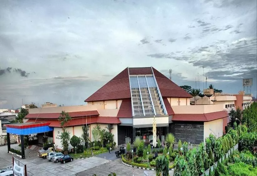 בית מלון כפרי Kapuas Palace