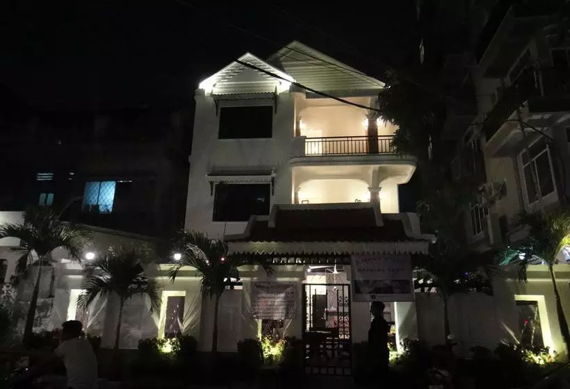 ホテル Khavi Villa