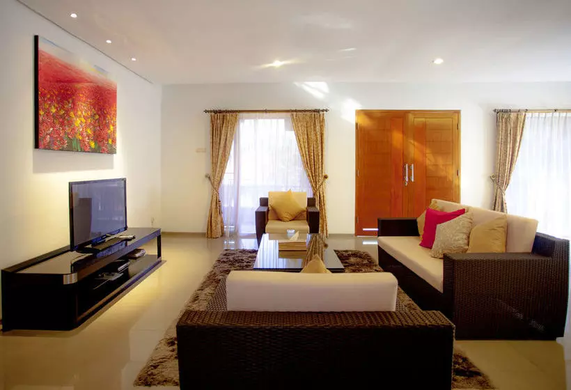 Kencana Villa Dago Private Pool