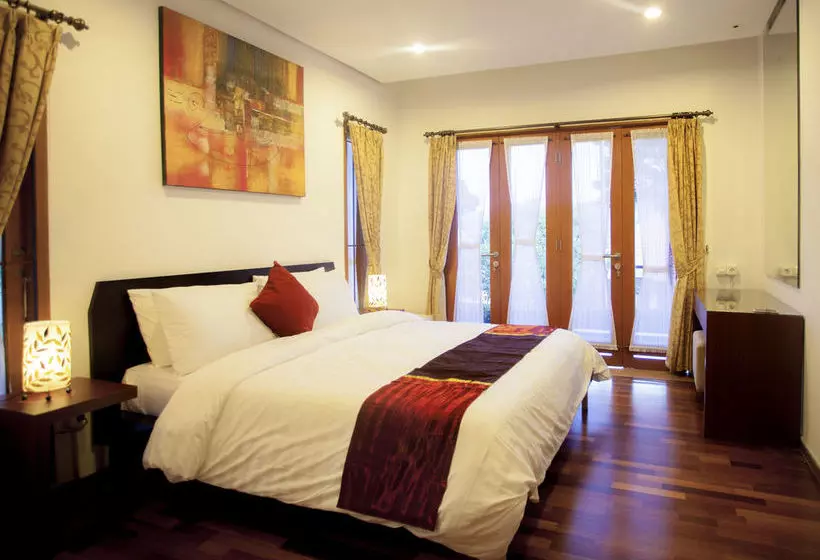 Kencana Villa Dago Private Pool