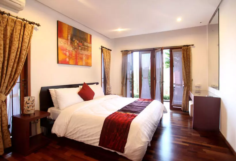 Kencana Villa Dago Private Pool