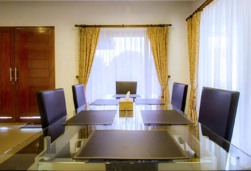 Kencana Villa Dago Private Pool