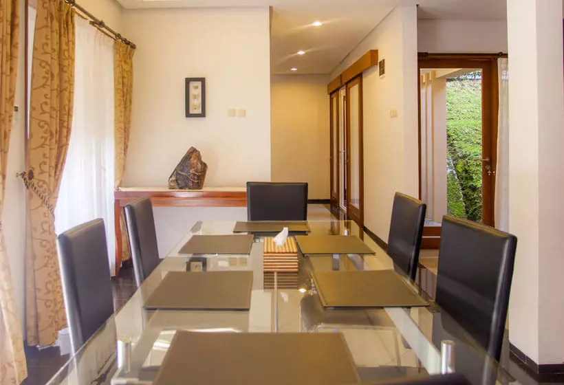 Kencana Villa Dago Private Pool